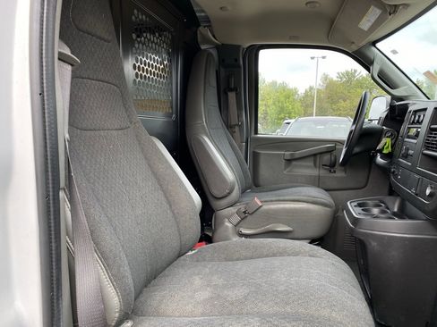 Used 2020 GMC Savana 2500 w/ Driver Convenience Package image 27