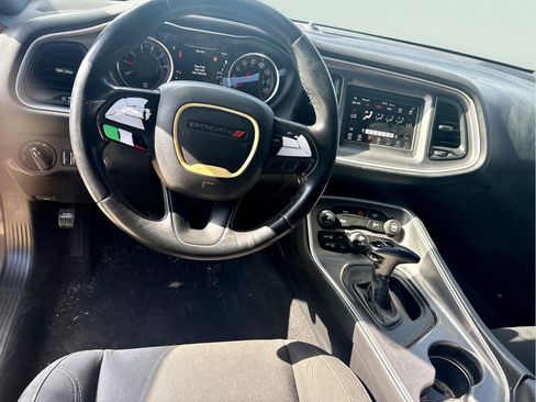 Used 2019 Dodge Challenger SXT RWD image 8