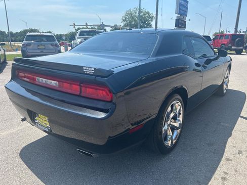 Used 2011 Dodge Challenger R/T RWD image 5