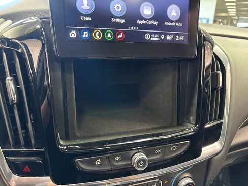 Used 2023 Chevrolet Traverse LT w/ LT Premium Package AWD/4WD image 31