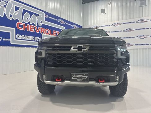 Used 2023 Chevrolet Silverado 1500 ZR2 w/ Technology Package AWD/4WD image 9