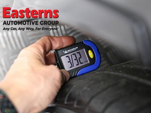 Used 2020 Toyota C-HR XLE FWD image 27