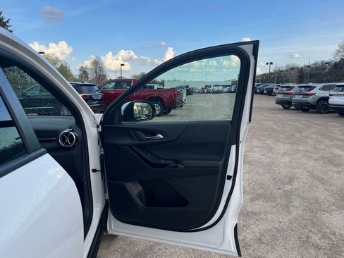 Used 2025 Chevrolet Equinox LT FWD image 33