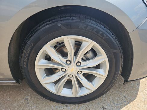 Used 2024 Chevrolet Malibu LT FWD image 3