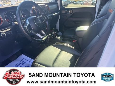 Used 2021 Jeep Gladiator Mojave image 14