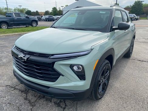 New 2026 Chevrolet TrailBlazer LT w/ Midnight Edition AWD/4WD image 3
