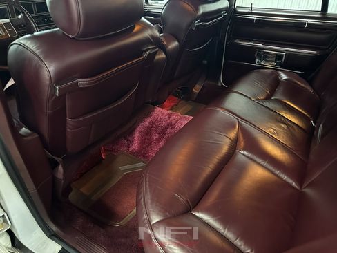 Used 1988 Lincoln Town Car Signature image 41