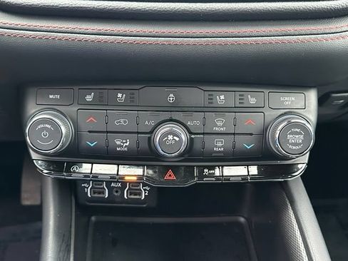 Used 2024 Dodge Durango GT AWD/4WD image 37