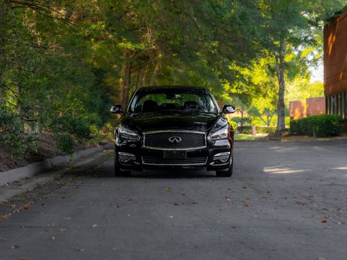 Used 2019 INFINITI Q70 Luxe RWD image 35