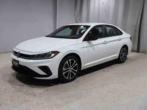 Used 2025 Volkswagen Jetta Sport FWD image 5