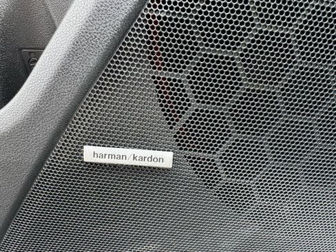 Used 2017 Subaru Impreza 2.0i Limited image 22