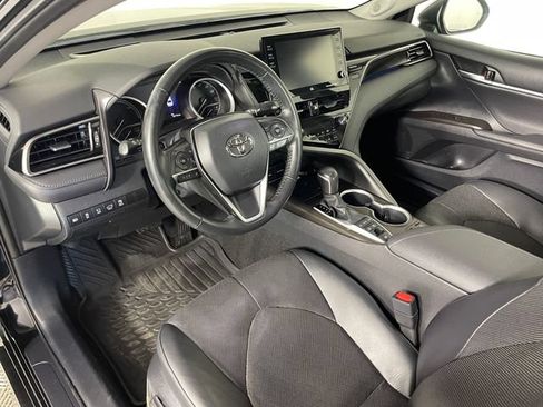 Used 2023 Toyota Camry XLE w/ Navigation Package FWD image 3