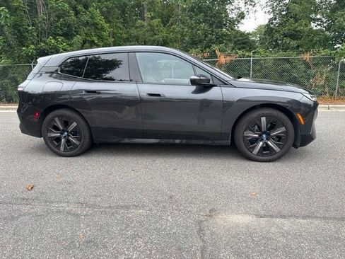 Used 2024 BMW iX xDrive50 w/ Premium Package AWD/4WD image 4