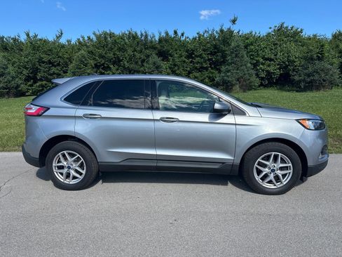 Certified 2022 Ford Edge SEL w/ Convenience Package AWD/4WD image 16