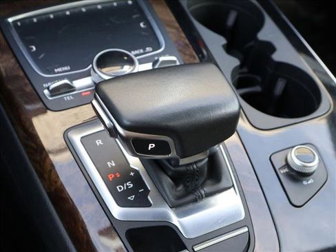 Used 2018 Audi Q7 3.0T Premium Plus AWD/4WD image 18