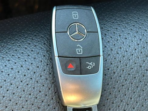 Used 2021 Mercedes-Benz GLE 350 4MATIC image 28