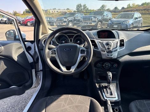 Used 2012 Ford Fiesta SE FWD image 11
