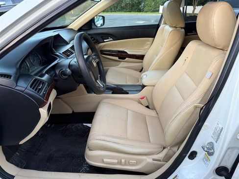 Used 2011 Honda Crosstour EX image 32