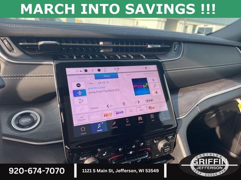 New 2025 Jeep Grand Cherokee Limited w/ Luxury Tech Group II image 19