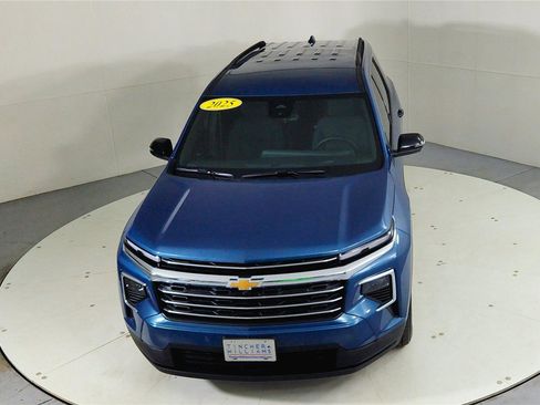 Used 2025 Chevrolet Traverse LT w/ Driver Confidence Package image 14