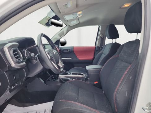 Certified 2023 Toyota Tacoma SR5 image 9