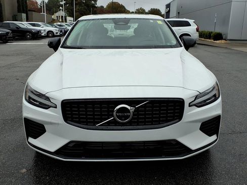 Certified 2025 Volvo S60 T8 Ultra w/ Climate Package image 10
