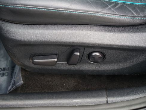 Used 2019 Kia Niro EX Premium w/ Cold Weather Package 1.0 image 16