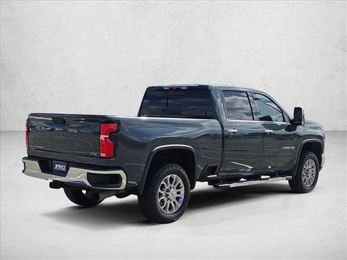 Used 2025 Chevrolet Silverado 2500 LTZ w/ LTZ Premium Package AWD/4WD image 5