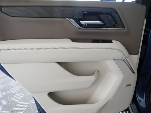 New 2026 GMC Yukon Denali w/ Denali Reserve Package AWD/4WD image 14