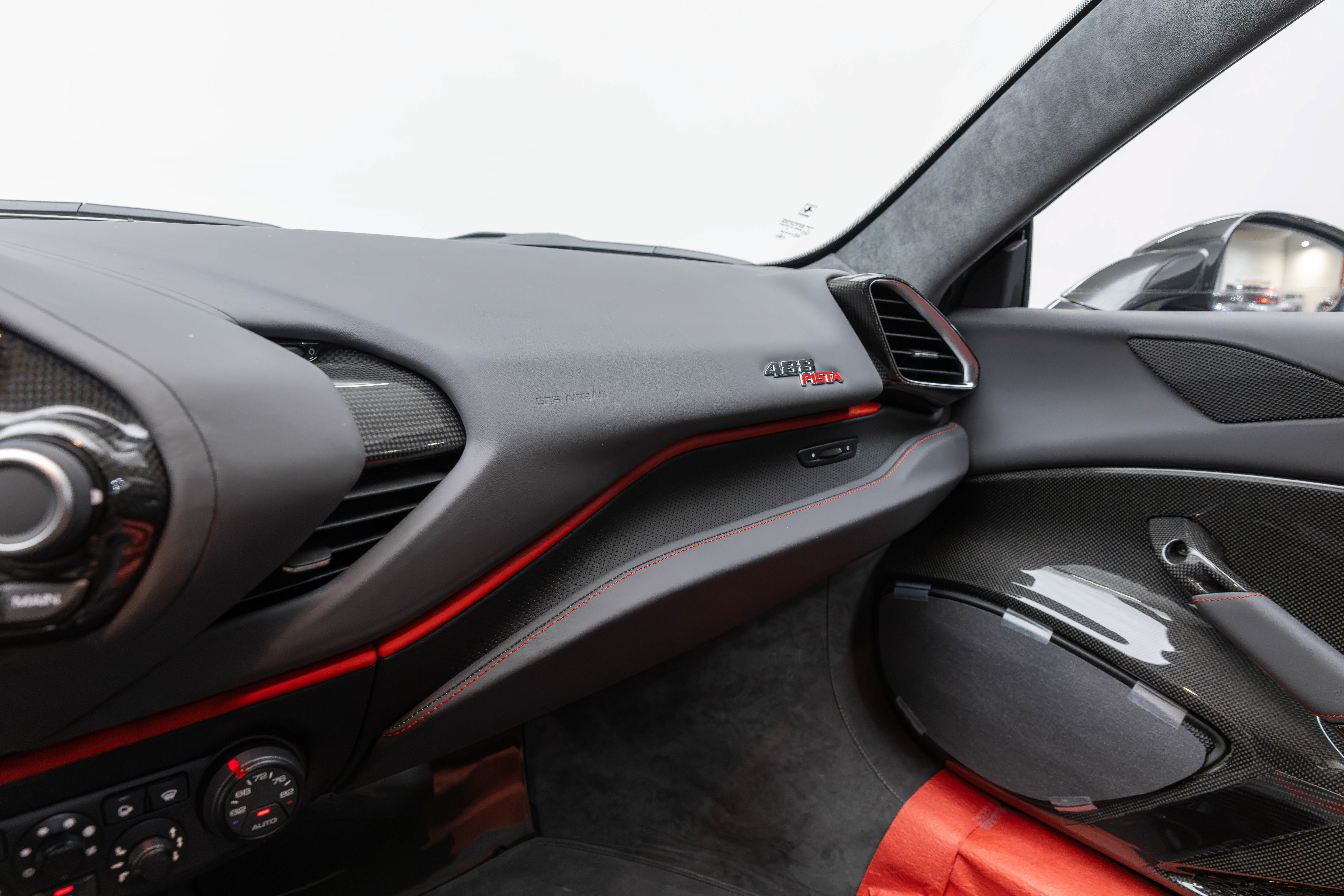 Used 2019 Ferrari 488 Pista Coupe RWD image 36