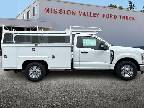 New 2025 Ford F350 XL w/ XL Chrome Package image 3