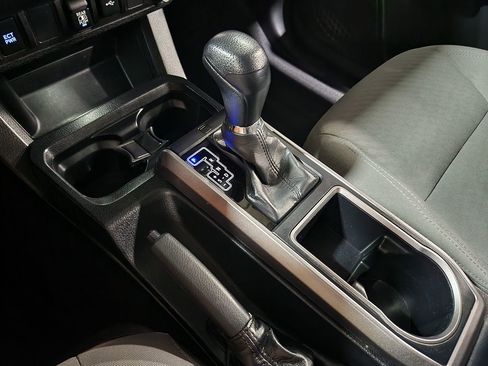 Used 2020 Toyota Tacoma SR5 image 40