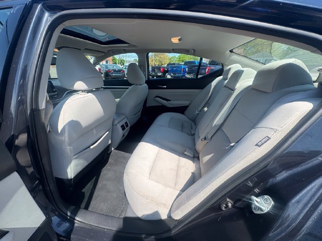 Used 2020 Nissan Altima 2.5 SV FWD image 29