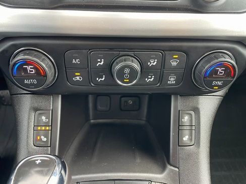 Used 2019 GMC Acadia SLT image 24