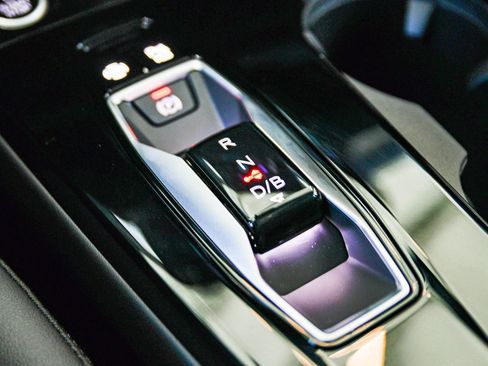 New 2025 Audi Q6 e-tron Premium image 20