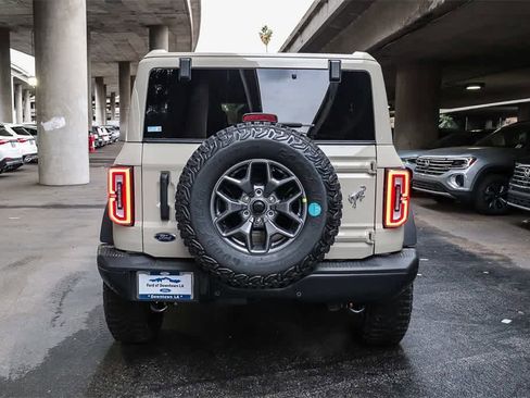 New 2025 Ford Bronco Badlands image 7