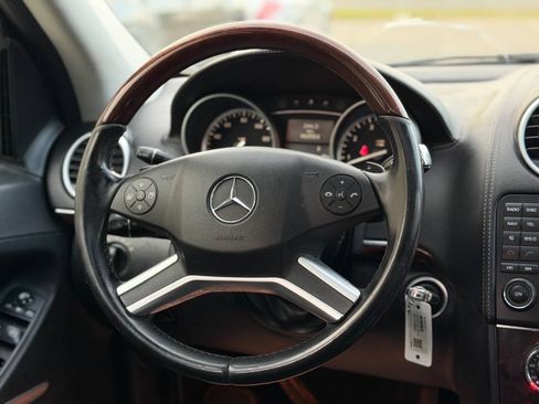 Used 2011 Mercedes-Benz GL 450 4MATIC image 13