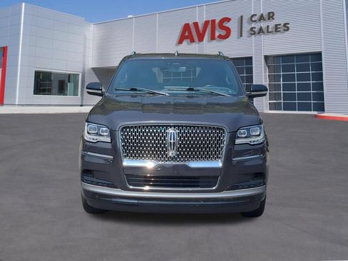 Used 2023 Lincoln Navigator Reserve AWD/4WD image 2