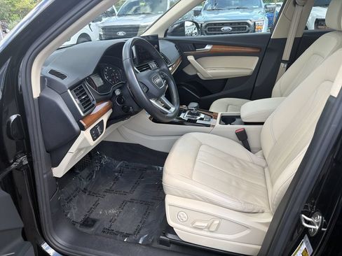 Used 2023 Audi Q5 2.0T Premium w/ Convenience Package AWD/4WD image 11