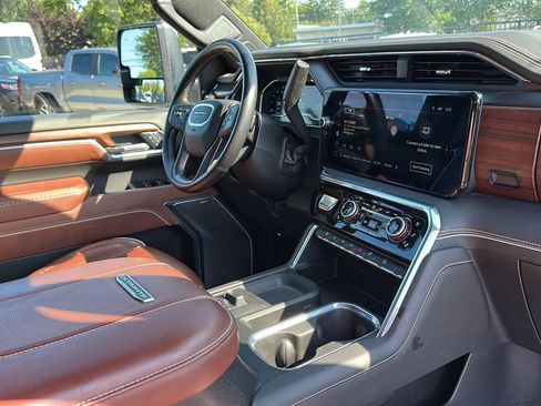 Used 2025 GMC Sierra 2500 Denali Ultimate AWD/4WD image 23