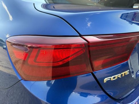 Used 2019 Kia Forte LXS FWD image 35