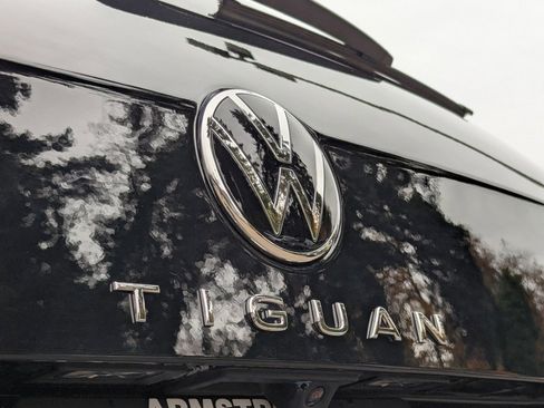 Certified 2024 Volkswagen Tiguan SE image 31