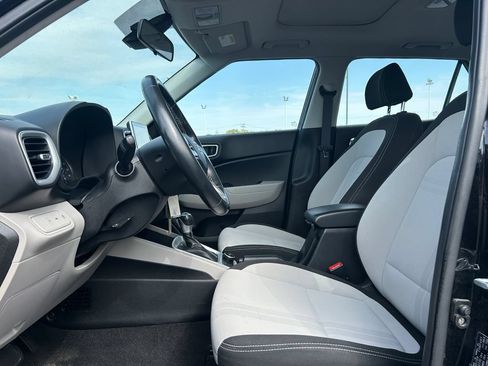Used 2022 Hyundai Venue SEL FWD image 23