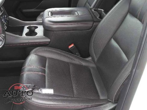 Used 2024 Chevrolet Suburban RST image 11