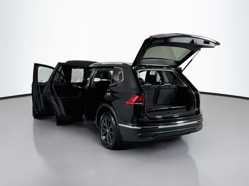 Used 2023 Volkswagen Tiguan SE FWD image 23