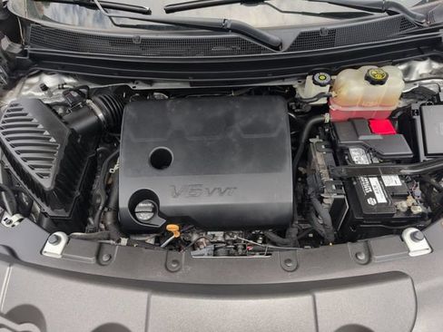 Used 2019 Chevrolet Traverse LT FWD image 30