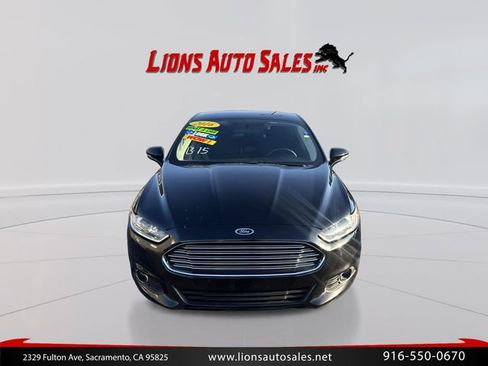 Used 2016 Ford Fusion SE FWD image 2