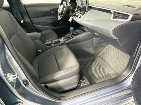 Used 2025 Toyota Corolla LE image 13
