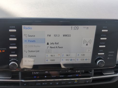 Certified 2024 Toyota Sienna XLE image 23