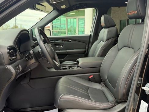 Certified 2025 Honda Pilot TrailSport image 10